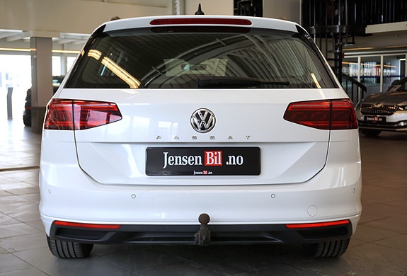 Volkswagen Passat 7 of 30