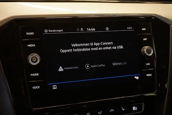 Volkswagen Passat 17 of 30