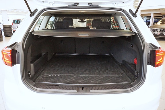 Volkswagen Passat 29 of 30