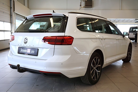 Volkswagen Passat 6 of 30