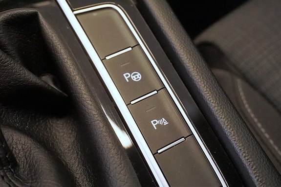Volkswagen Passat 21 of 30