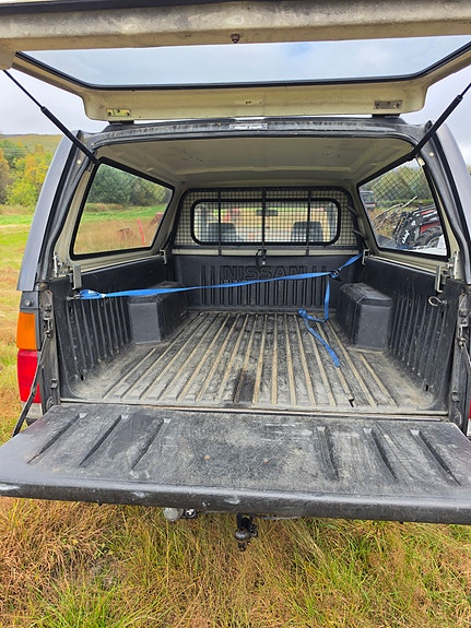 Nissan King Cab 2 of 9