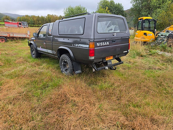 Nissan King Cab 4 of 9