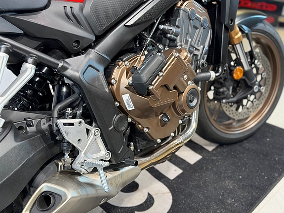 Honda CB 650 R 19 of 23