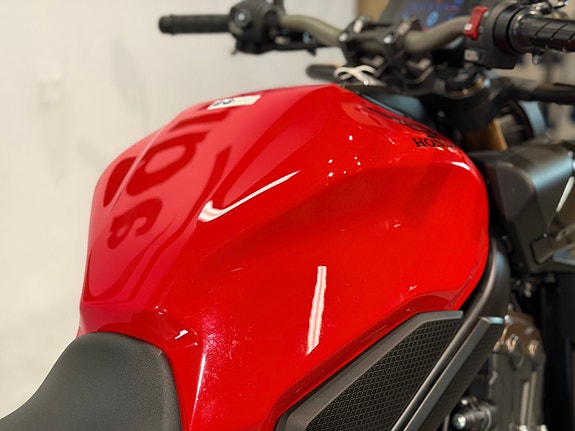 Honda CB 650 R 17 of 23