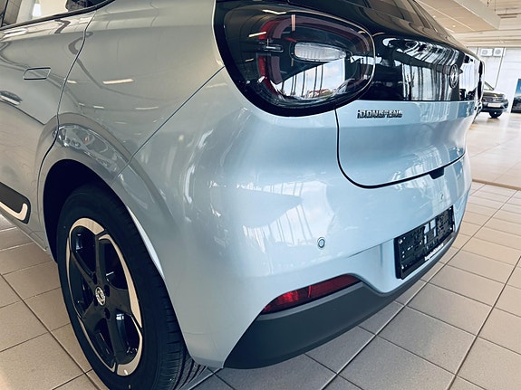 Dongfeng Box 13 of 30