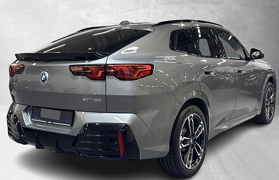 BMW iX2 4 of 7