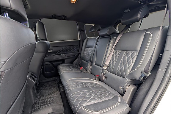 Mitsubishi Outlander 16 of 22