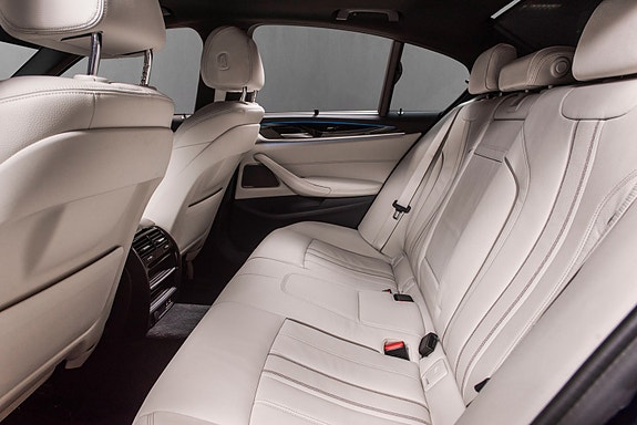 BMW 530e 18 of 30