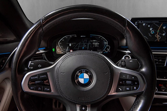 BMW 530e 19 of 30