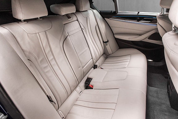 BMW 530e 30 of 30