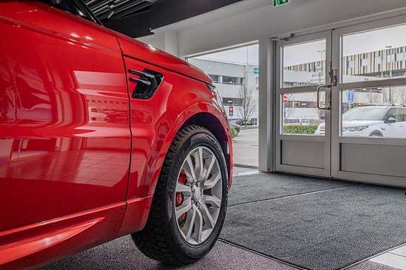 Land Rover Range Rover Sport 9 of 21