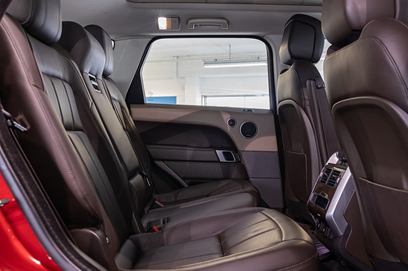 Land Rover Range Rover Sport 13 of 21