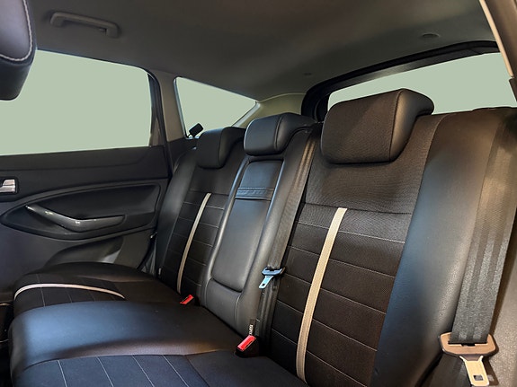 Ford Kuga 16 of 30