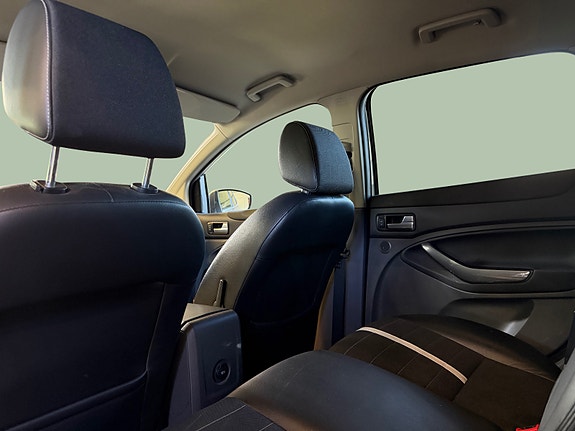 Ford Kuga 17 of 30