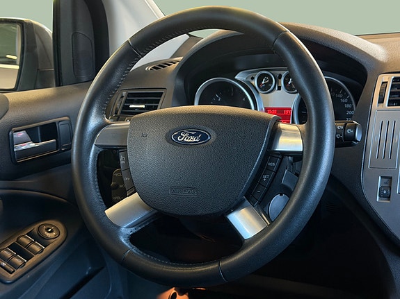 Ford Kuga 19 of 30
