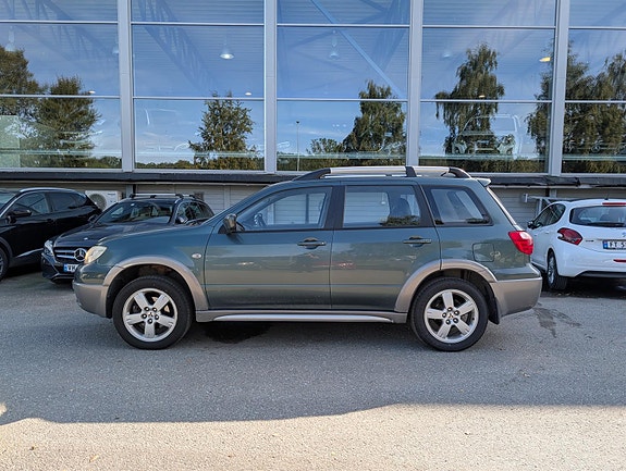 Mitsubishi Outlander 2 of 16