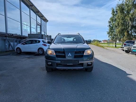 Mitsubishi Outlander 9 of 16