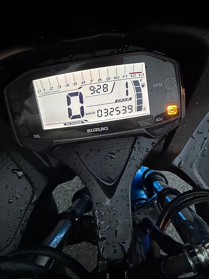 Suzuki GSX-R 125 3 of 12
