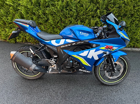 Suzuki GSX-R 125 4 of 12