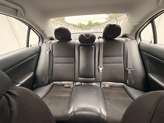 Honda Accord 26 of 27