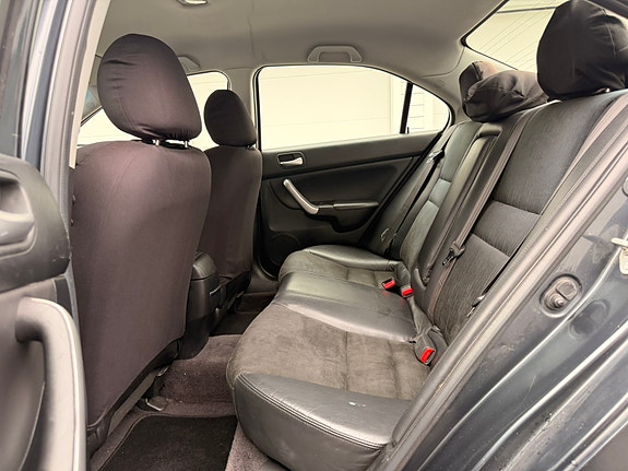 Honda Accord 12 of 27