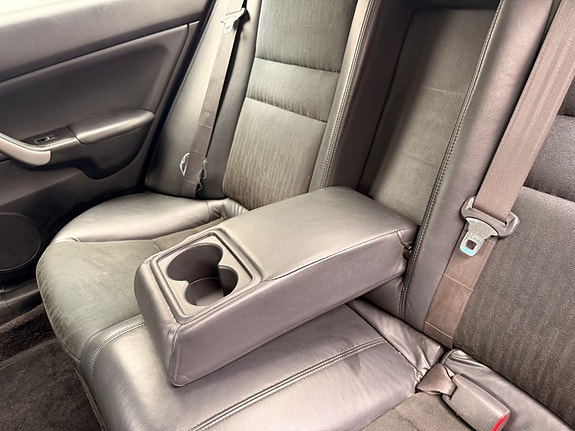 Honda Accord 14 of 27