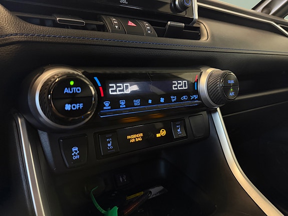 Toyota RAV4 23 of 30