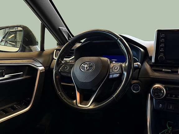 Toyota RAV4 16 of 30