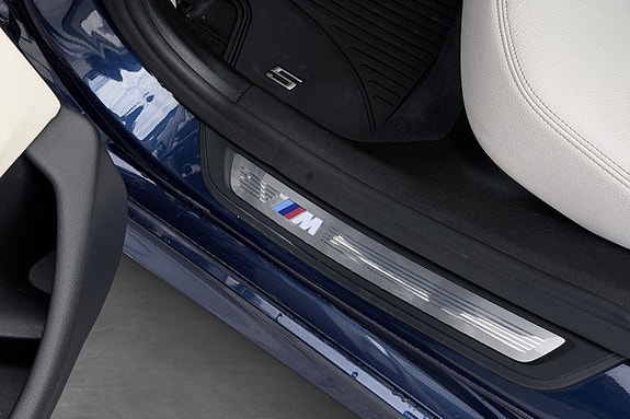 BMW 540i 11 of 30