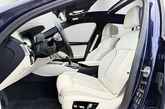BMW 540i 14 of 30