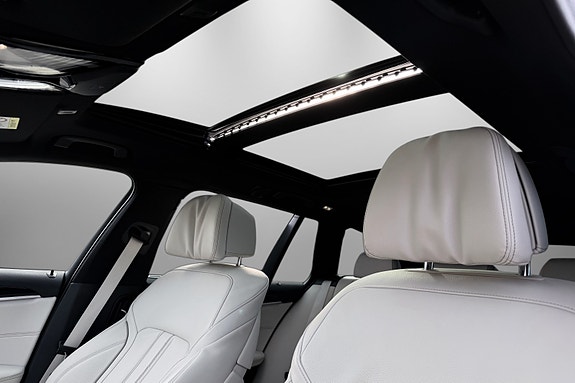 BMW 540i 15 of 30