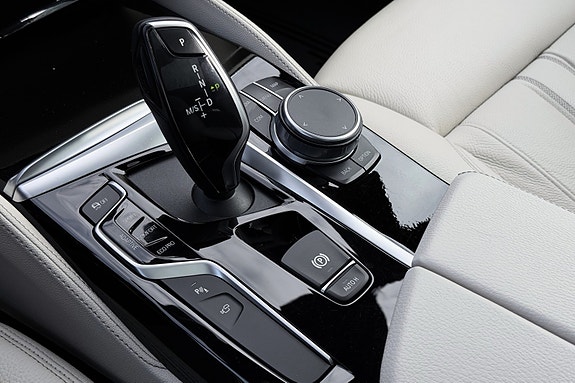BMW 540i 23 of 30