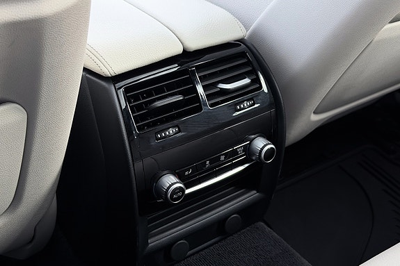 BMW 540i 18 of 30