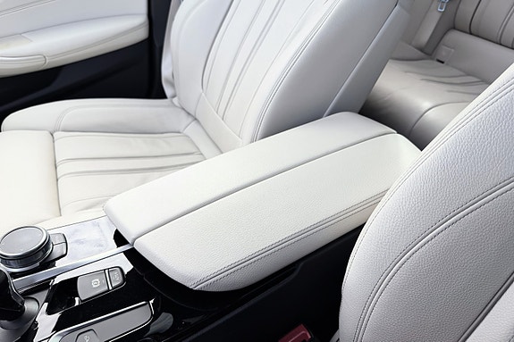 BMW 540i 26 of 30