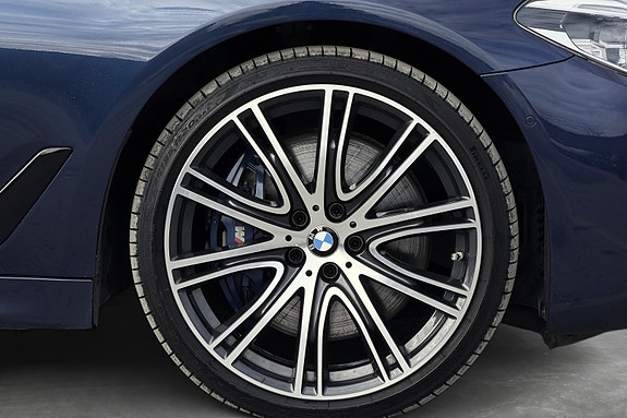 BMW 540i 13 of 30