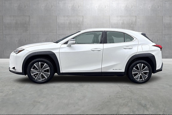 Lexus UX300e 2 of 12