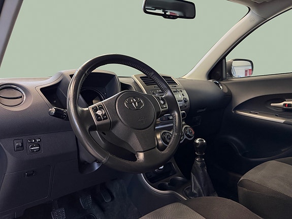 Toyota Urban Cruiser 13 of 29