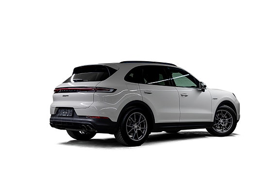 Porsche Cayenne 2 of 30