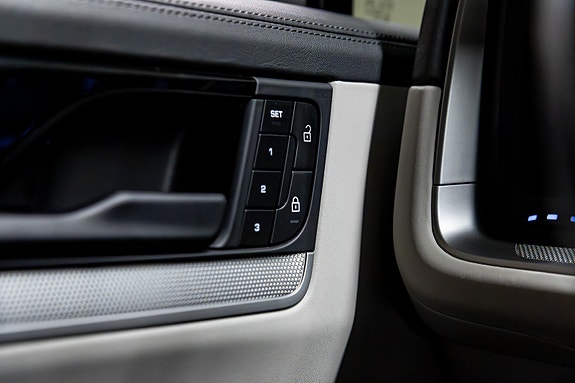 Porsche Cayenne 19 of 30