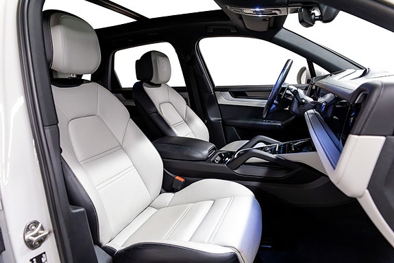Porsche Cayenne 23 of 30