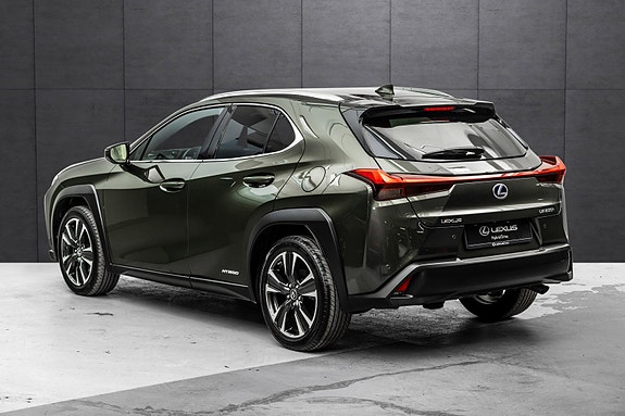 Lexus UX250h 3 of 28