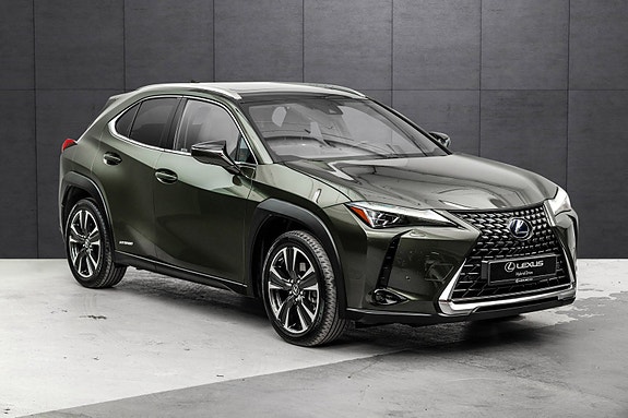 Lexus UX250h 7 of 28