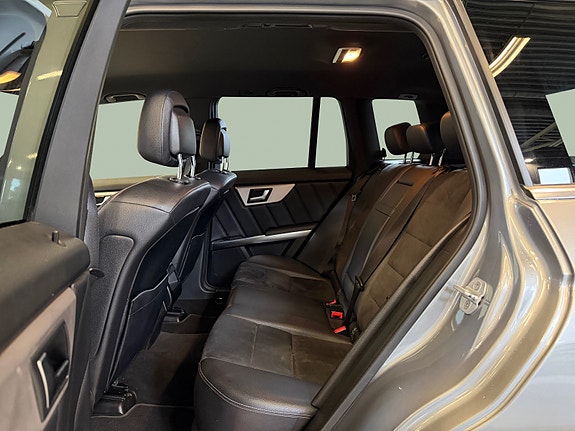 Mercedes-Benz GLK220 11 of 30