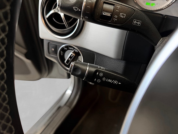 Mercedes-Benz GLK220 25 of 30