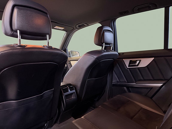 Mercedes-Benz GLK220 12 of 30