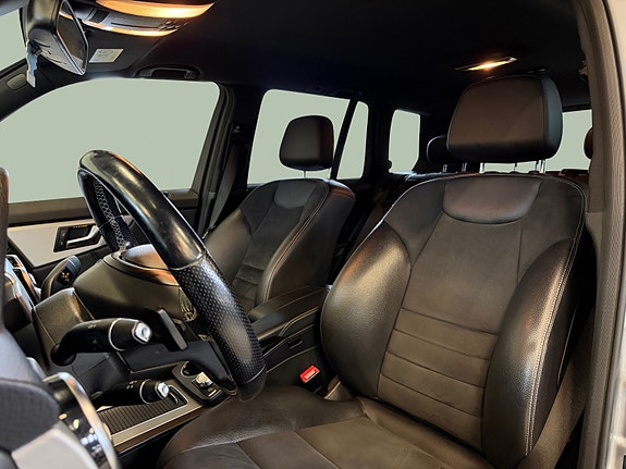 Mercedes-Benz GLK220 9 of 30