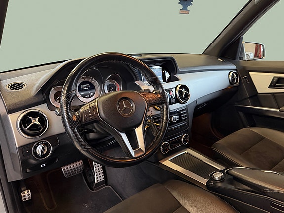 Mercedes-Benz GLK220 15 of 30