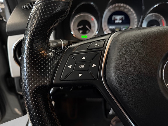 Mercedes-Benz GLK220 26 of 30