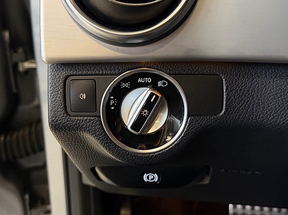 Mercedes-Benz GLK220 23 of 30